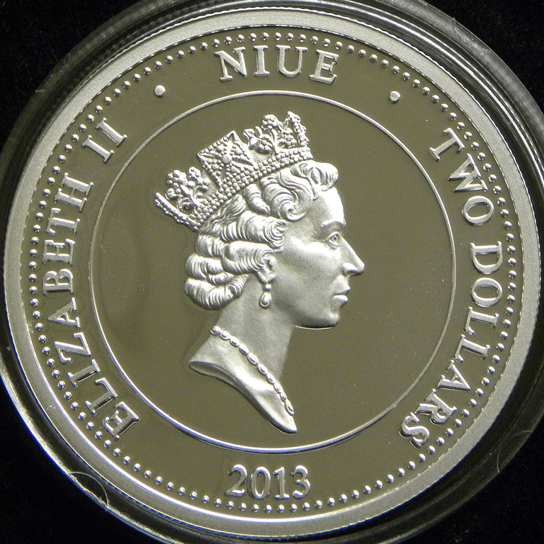 2013 Year of the Snake two dollars silver coin from Niue (reverse).